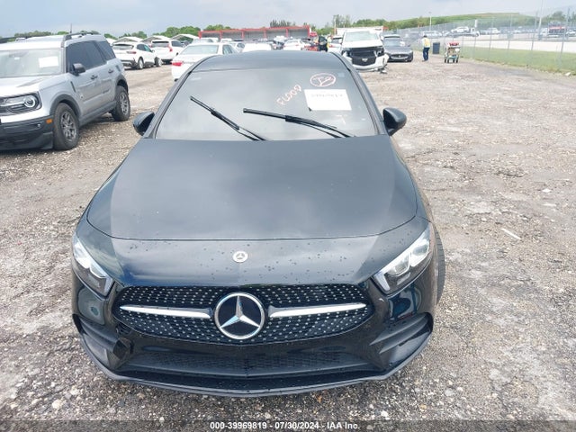 WDD3G4EB3KW032652 Mercedes-Benz A 220
