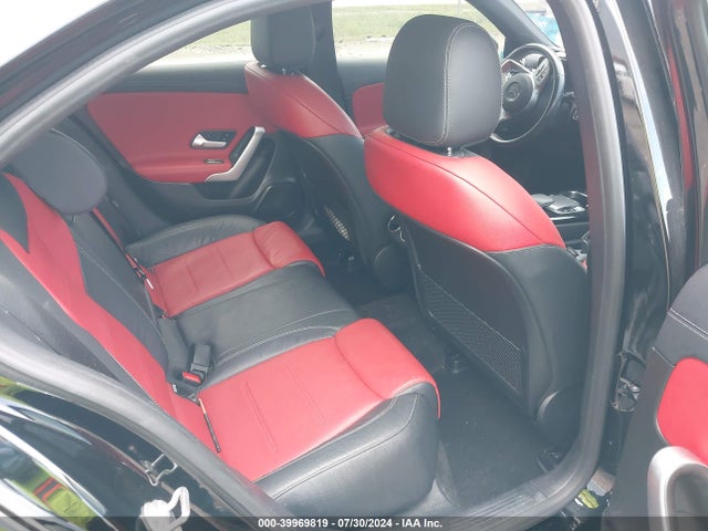 WDD3G4EB3KW032652 Mercedes-Benz A 220