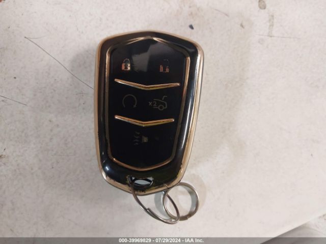 1GYKNDRS0HZ137057 Cadillac XT5 LUXURY