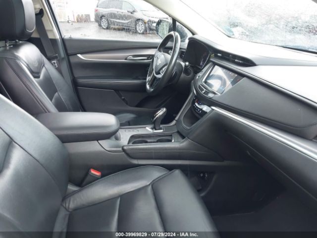 1GYKNDRS0HZ137057 Cadillac XT5 LUXURY