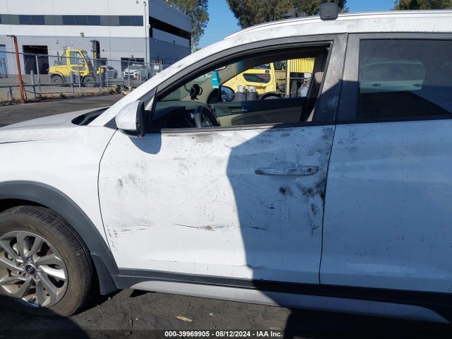Hyundai TUCSON SEL 2018 KM8J33A42JU627660 Image 6