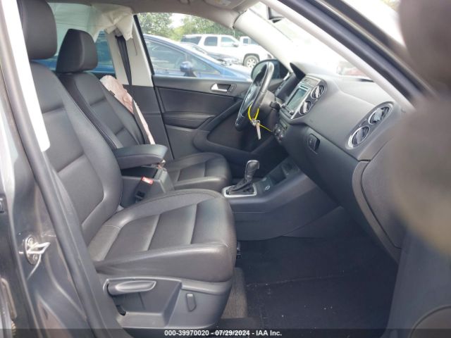 WVGAV7AXXGW616902 Volkswagen TIGUAN SE