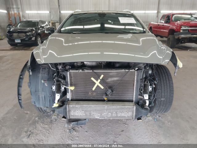 SJKCH5CR8HA033702 Infiniti Qx30 Luxury