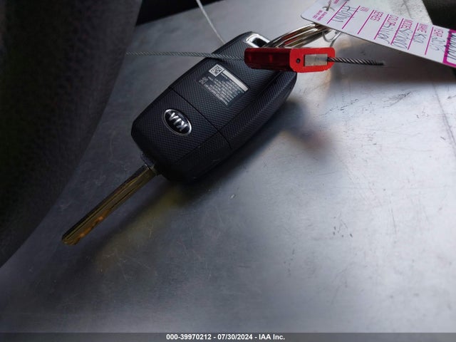 KIA SEDONA LX 2015 KNDMB5C11F6059612 Image 11