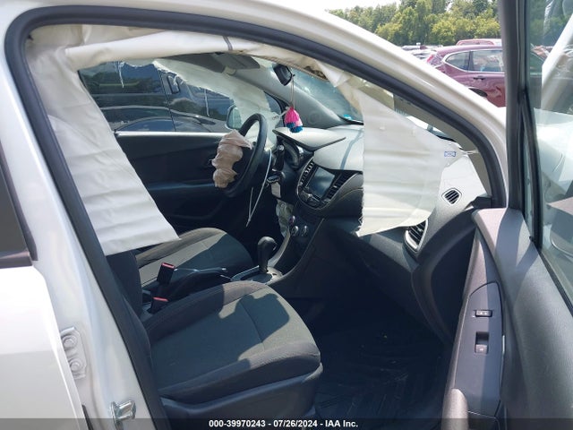 Chevrolet TRAX LS 2017 3GNCJNSB3HL235343 Image 5