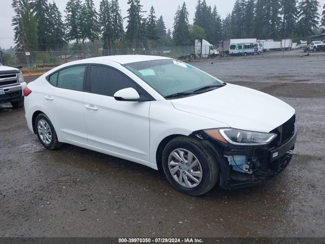 2018 5NPD74LF7JH352002 main image