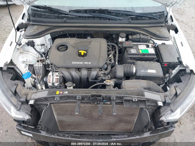 Hyundai ELANTRA SE 2018 5NPD74LF7JH352002 Image 10