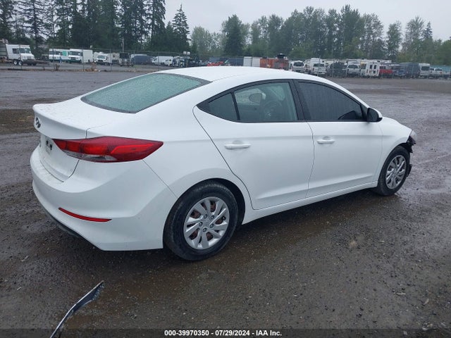 Hyundai ELANTRA SE 2018 5NPD74LF7JH352002 Image 4