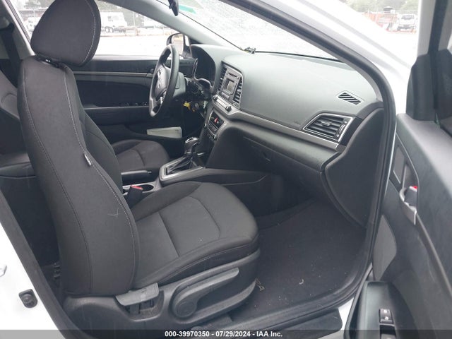 Hyundai ELANTRA SE 2018 5NPD74LF7JH352002 Image 5