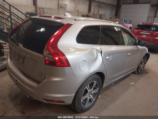 YV4902DZ3E2548272 Volvo Xc60 T6 Premier Plus