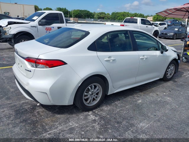 Toyota Corolla Hybrid Le 2022 JTDEAMDE7N3008182 Image 4