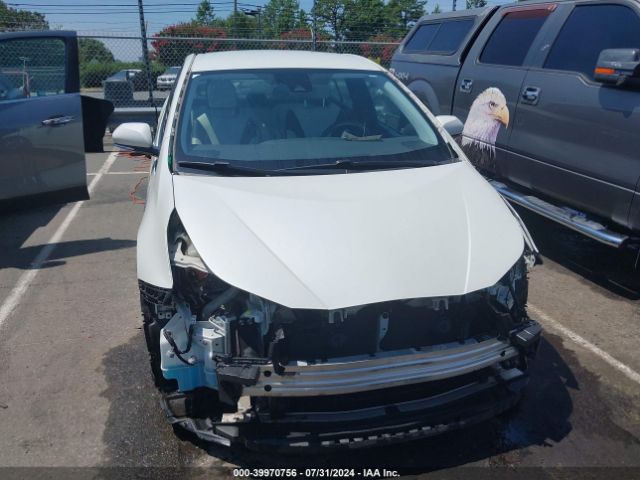 JTDKARFU7H3035973 Toyota Prius Four