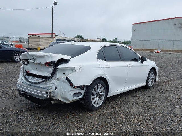 Toyota CAMRY LE 2022 4T1C11AK2NU671360 Image 4