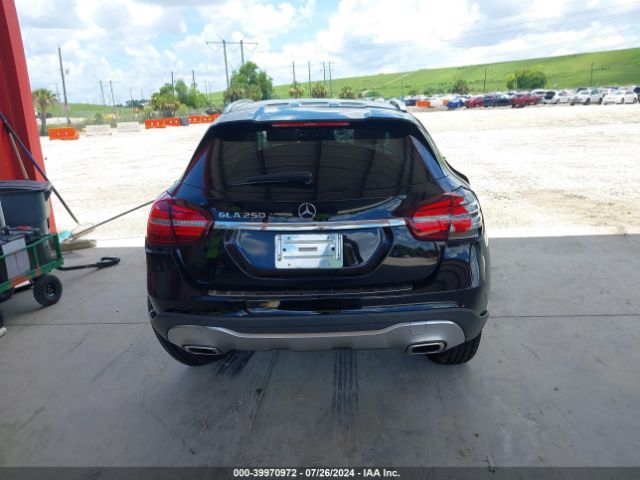 WDCTG4EB0KU015338 Mercedes-Benz GLA 250