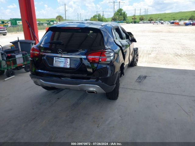 WDCTG4EB0KU015338 Mercedes-Benz GLA 250