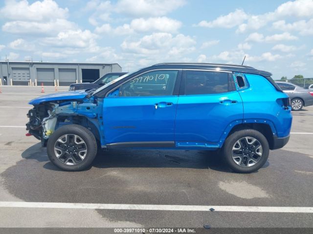 3C4NJDDB2JT308135 Jeep Compass Trailhawk 4x4