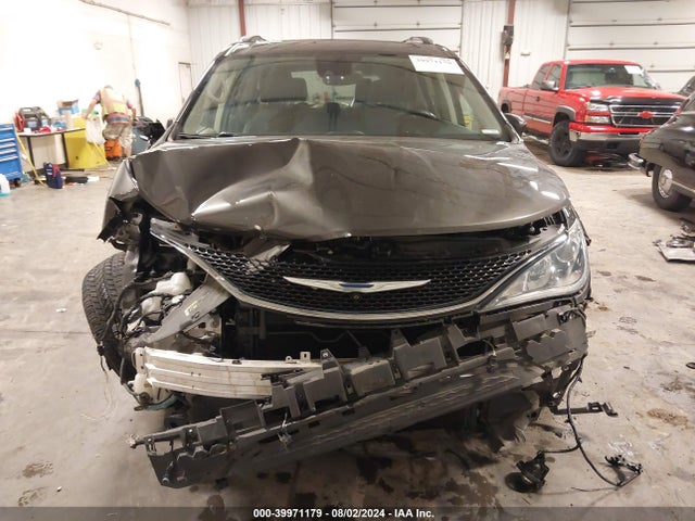 2C4RC1EG8JR156918 Chrysler Pacifica Touring L Plus