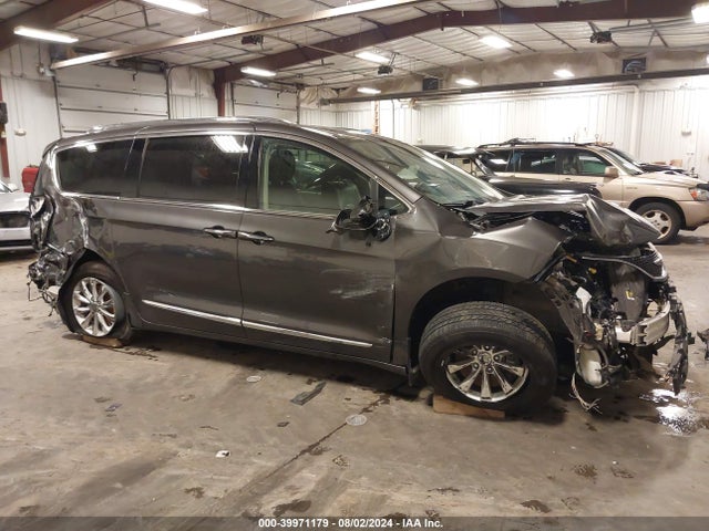 2C4RC1EG8JR156918 Chrysler Pacifica Touring L Plus