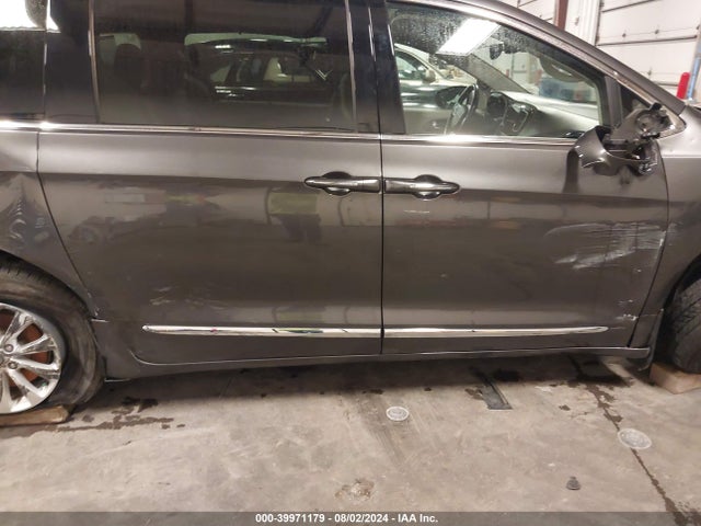 2C4RC1EG8JR156918 Chrysler Pacifica Touring L Plus