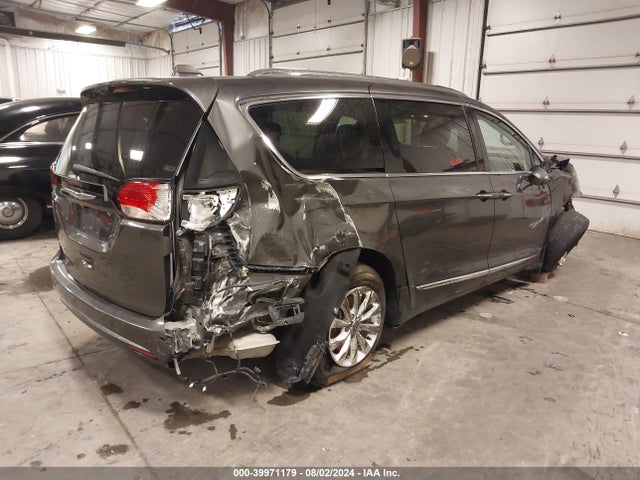 2C4RC1EG8JR156918 Chrysler Pacifica Touring L Plus
