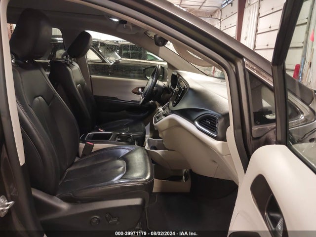 2C4RC1EG8JR156918 Chrysler Pacifica Touring L Plus