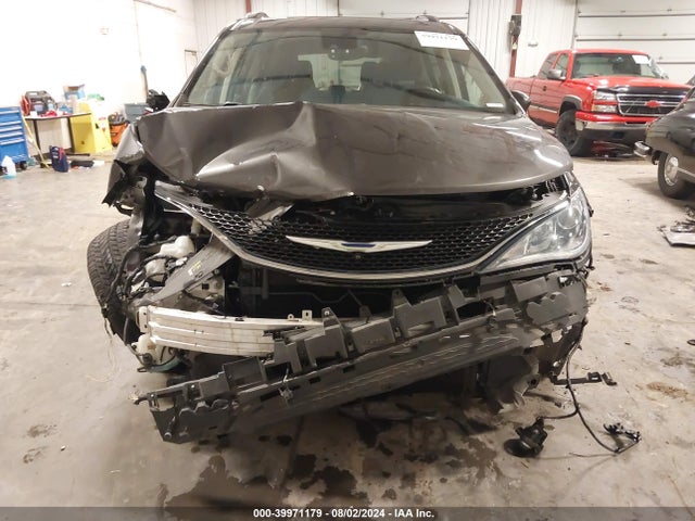 2C4RC1EG8JR156918 Chrysler Pacifica Touring L Plus