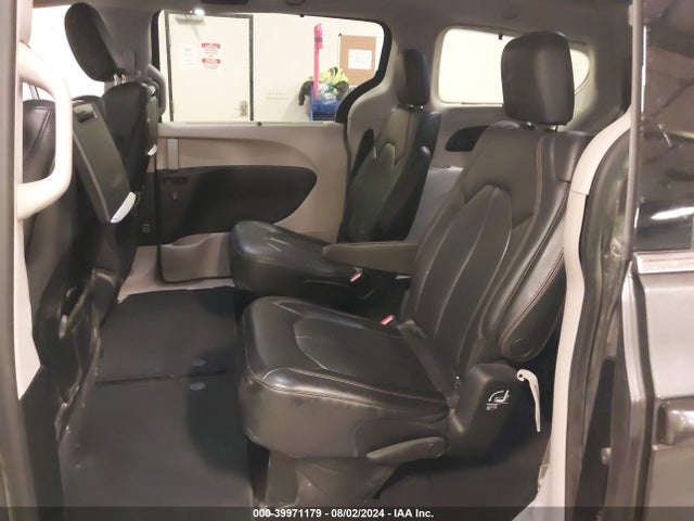 2C4RC1EG8JR156918 Chrysler Pacifica Touring L Plus
