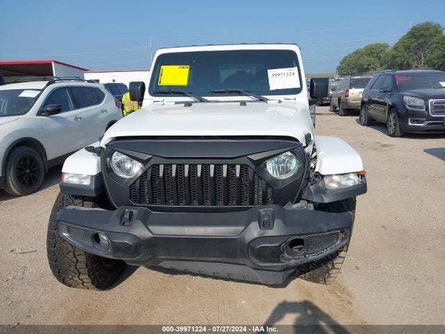 1C4HJXEG5JW140557 Jeep Wrangler Unlimited Sahara 4x4