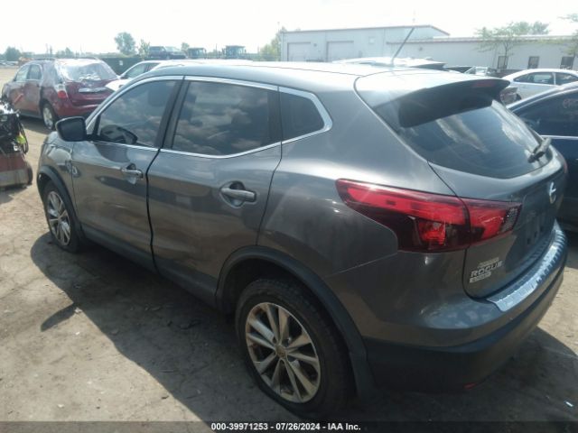 JN1BJ1CR8JW251968 Nissan Rogue Sport S