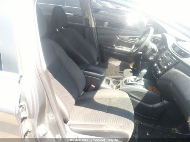 JN1BJ1CR8JW251968 Nissan Rogue Sport S