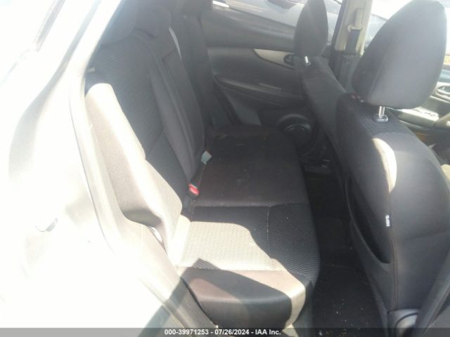 JN1BJ1CR8JW251968 Nissan Rogue Sport S