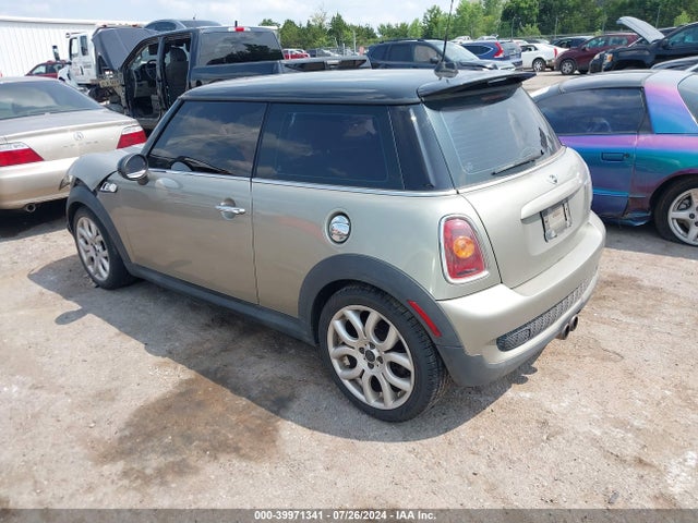 2008 MINI COOPER S WMWMF73538TV35024 Photo 2