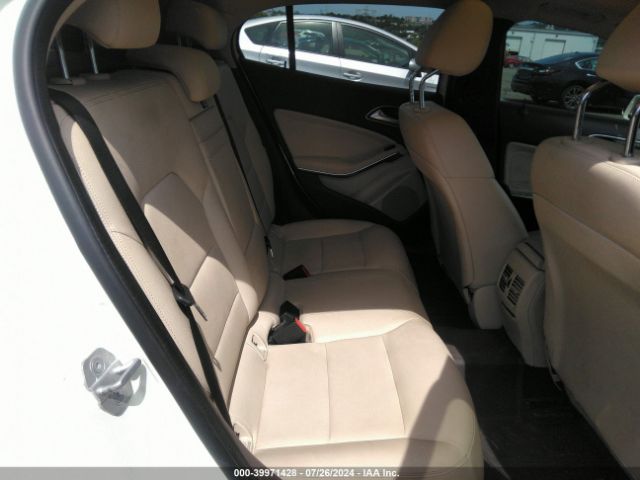 WDCTG4GB9JJ368383 Mercedes-Benz Gla 250 4matic