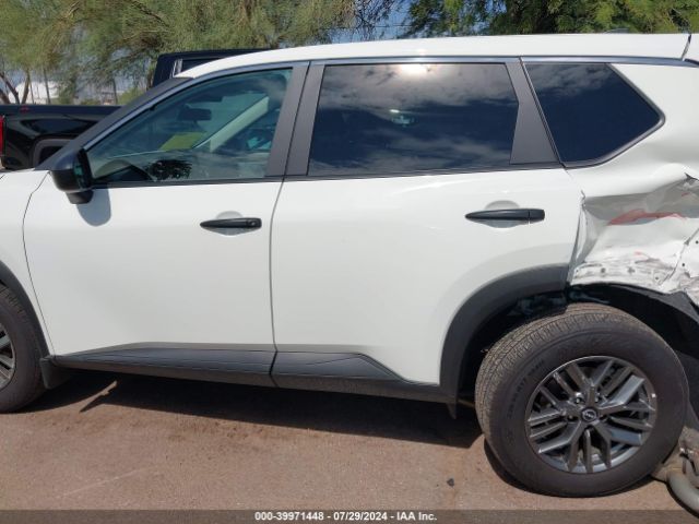 5N1BT3AA9PC853560 Nissan Rogue S Fwd