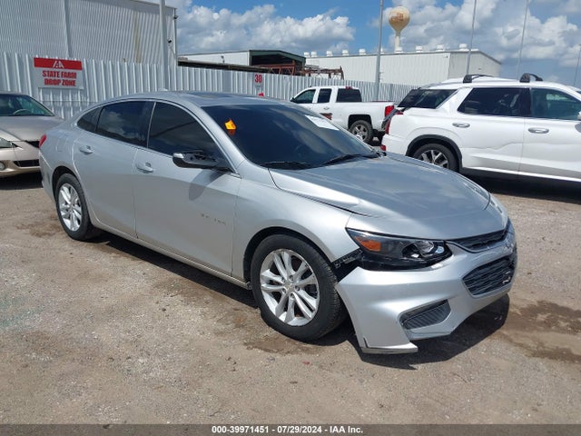 2018 1G1ZD5ST1JF232002 main image