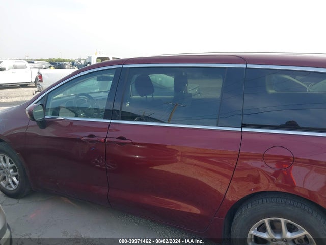 2C4RC1CG7NR223789 Chrysler Voyager Lx