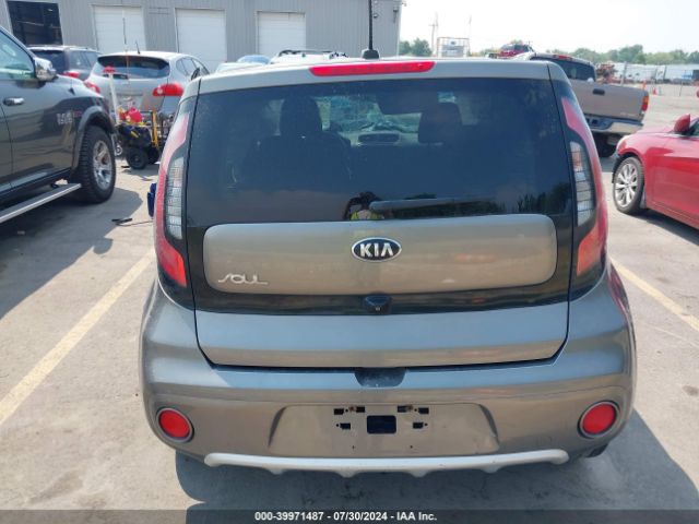 KNDJP3A55J7557071 KIA SOUL +