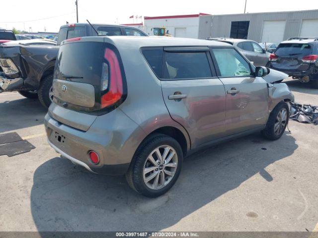 KNDJP3A55J7557071 KIA SOUL +