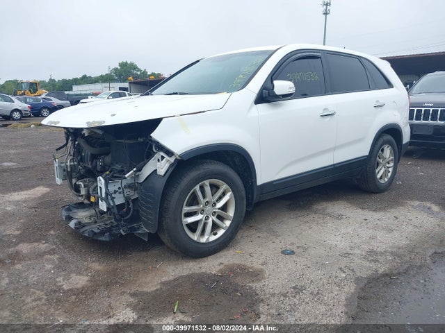 KIA SORENTO LX 2014 5XYKT3A63EG480895 Image 2