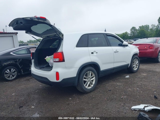 KIA SORENTO LX 2014 5XYKT3A63EG480895 Image 4