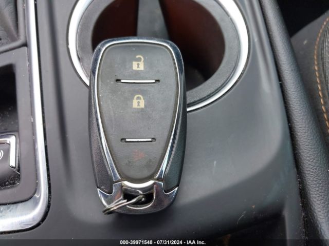 2GNAXUEV1K6116045 Chevrolet EQUINOX LT