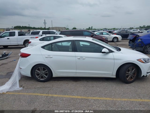 Hyundai Elantra Value Edition 2018 5NPD84LF6JH257024 Image 13