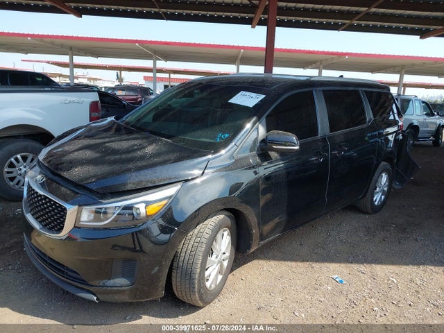 KIA SEDONA LX 2016 KNDMB5C19G6114017 Image 2