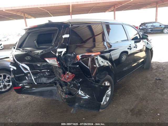 KIA SEDONA LX 2016 KNDMB5C19G6114017 Image 4