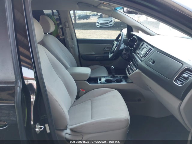 KIA SEDONA LX 2016 KNDMB5C19G6114017 Image 5