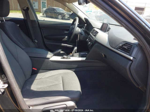 WBA8E5G53JNV02179 BMW 320i Xdrive
