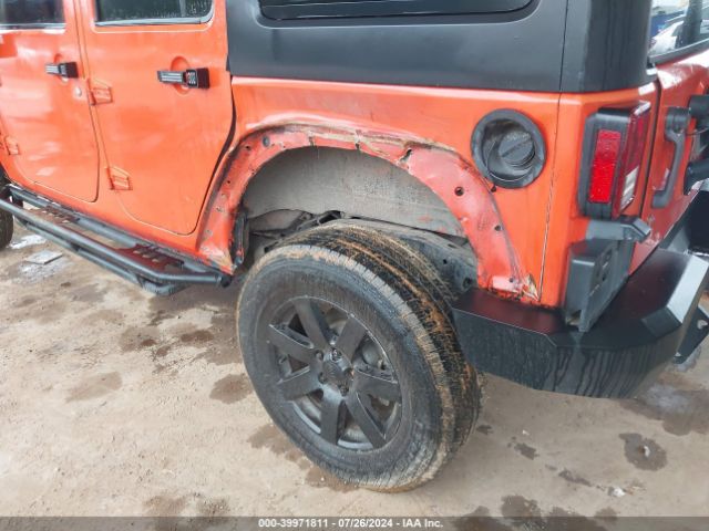 1C4BJWDG9FL726575 Jeep Wrangler Unlimited Sport