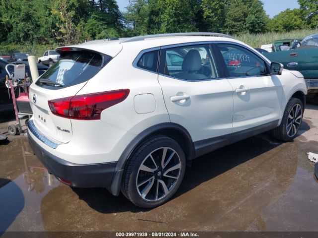 JN1BJ1CR3HW139668 Nissan Rogue Sport Sl