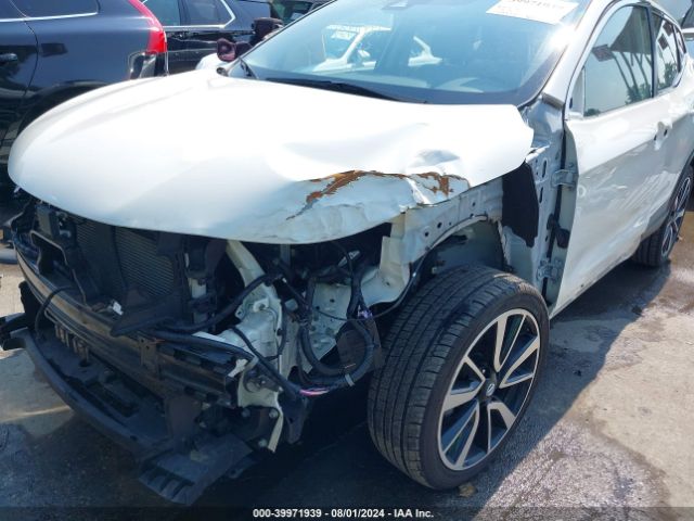JN1BJ1CR3HW139668 Nissan Rogue Sport Sl
