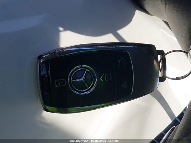 WDDZF4KB1HA163246 Mercedes-Benz E 300 4matic